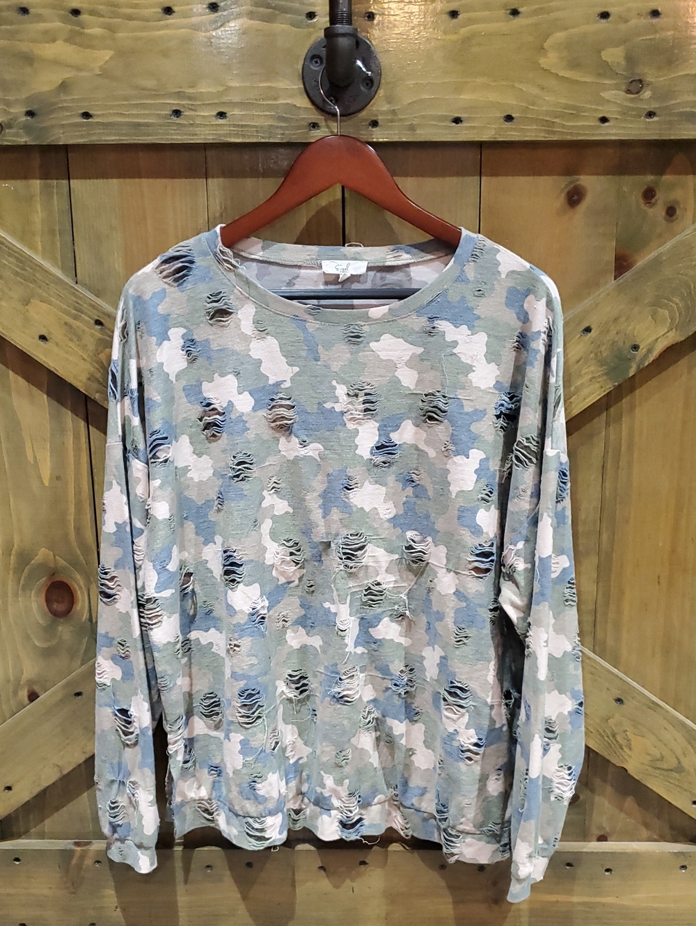 Easel Distressed Camo Long Sleeve Top in Blue, Green, White Casual Camo